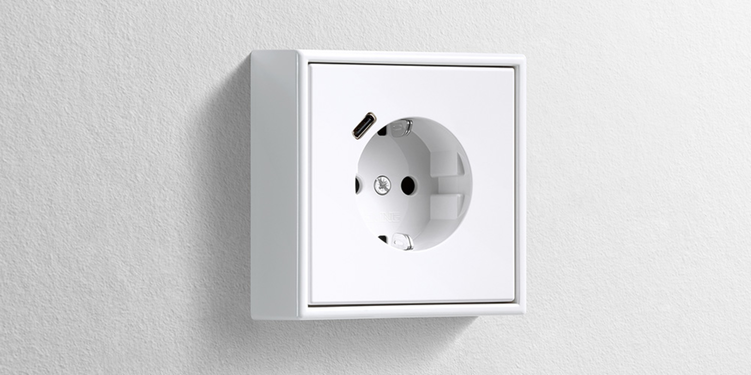 Erweiterter Anschlussraum für die Nachrüstung bei Rörig Elektrotechnik in Heilberscheid